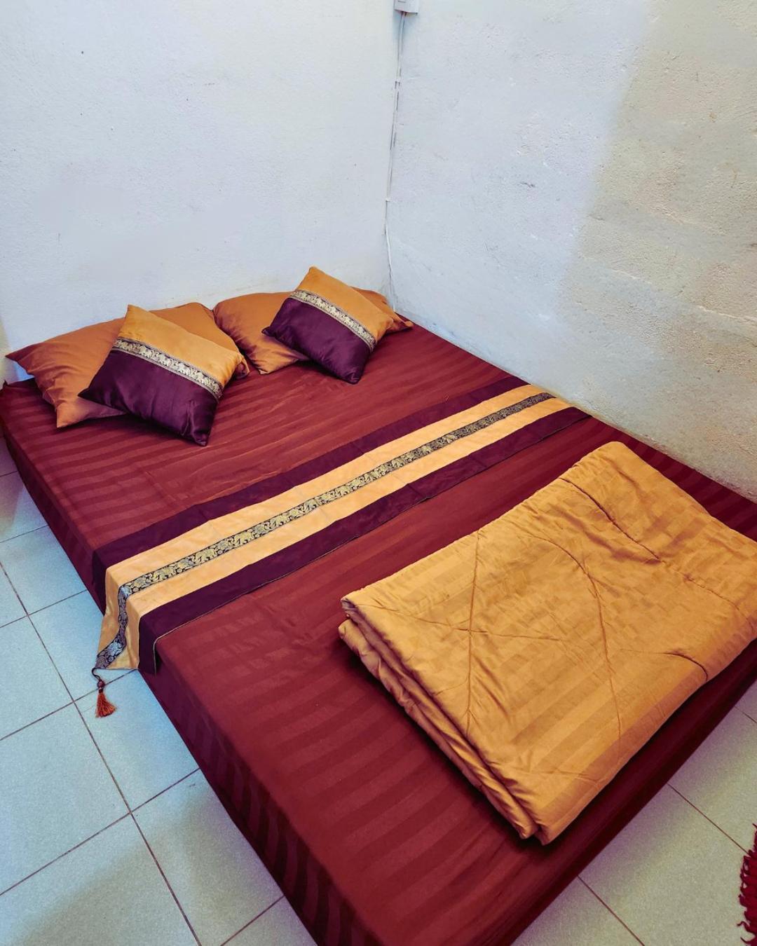 Hug Glur House Tour And Hostel (Adults Only) Chiang Mai Dış mekan fotoğraf