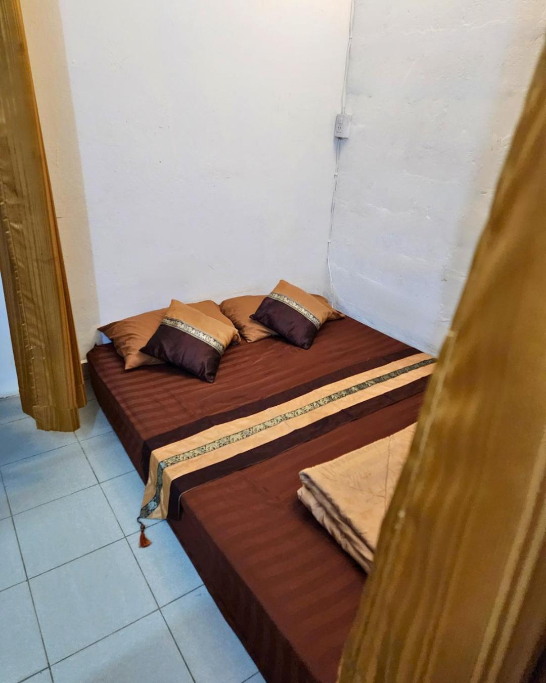 Hug Glur House Tour And Hostel (Adults Only) Chiang Mai Dış mekan fotoğraf