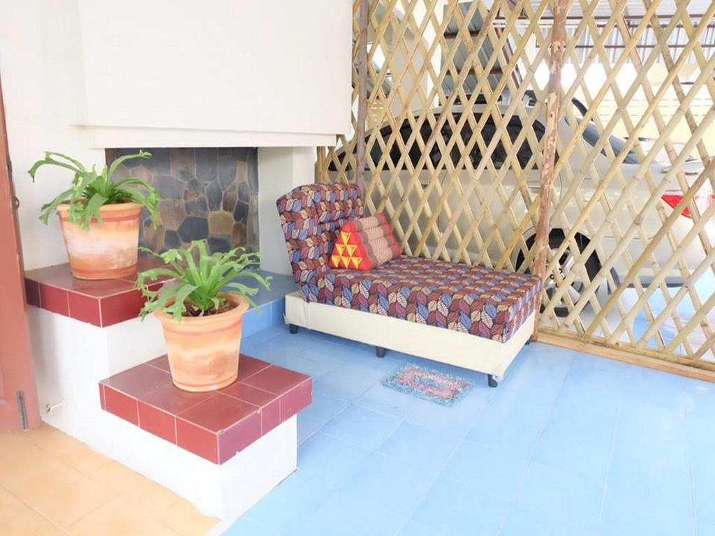 Hug Glur House Tour And Hostel (Adults Only) Chiang Mai Dış mekan fotoğraf